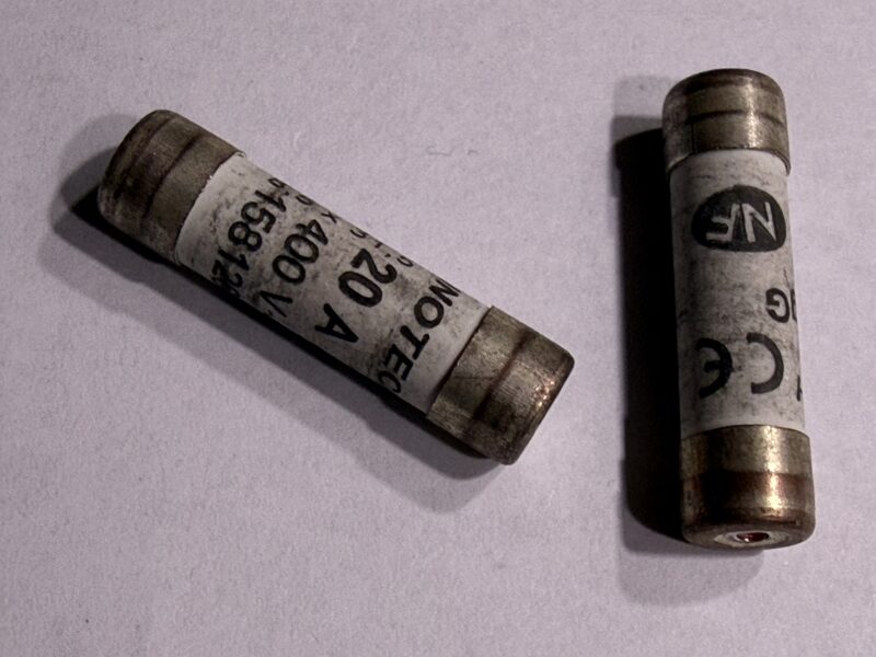 pourquoi un fusible saute