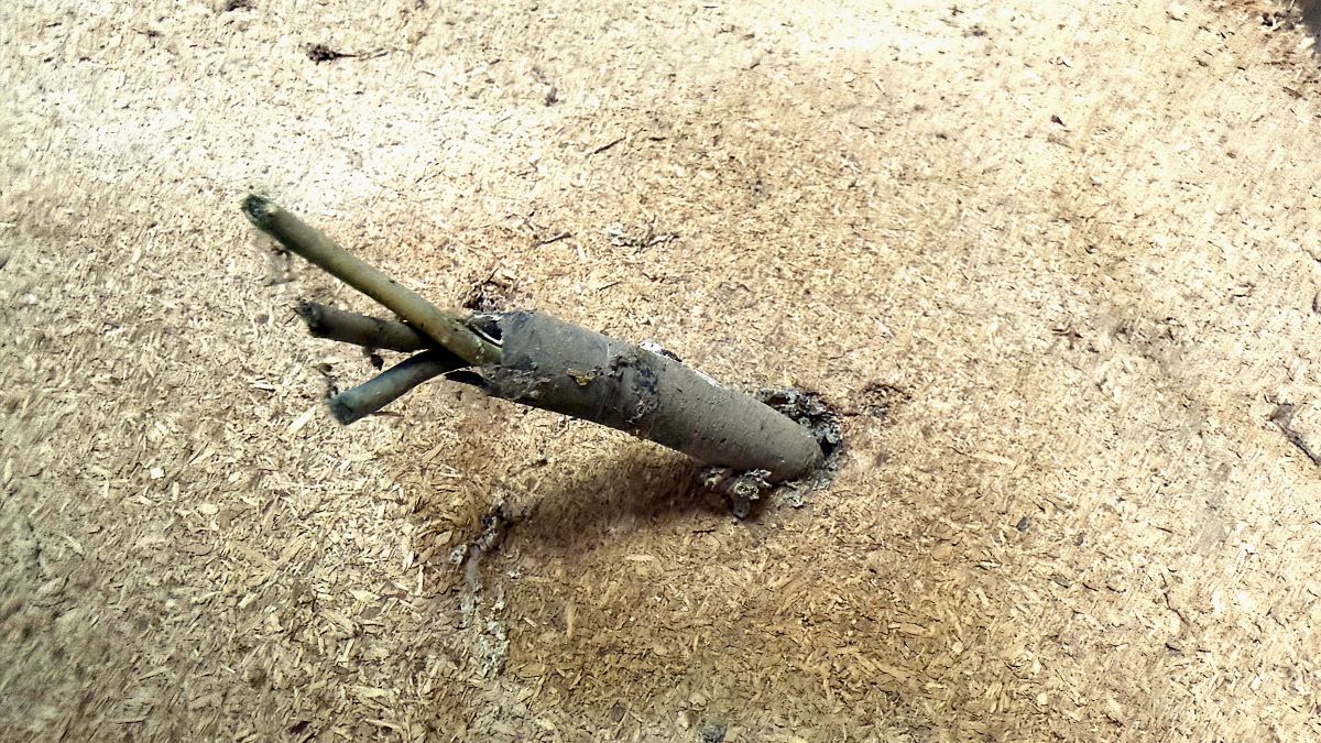 Isoler des fils électriques non utilisés : la bonne méthode (et ce qu&rsquo;on a le droit de laisser dans le mur)