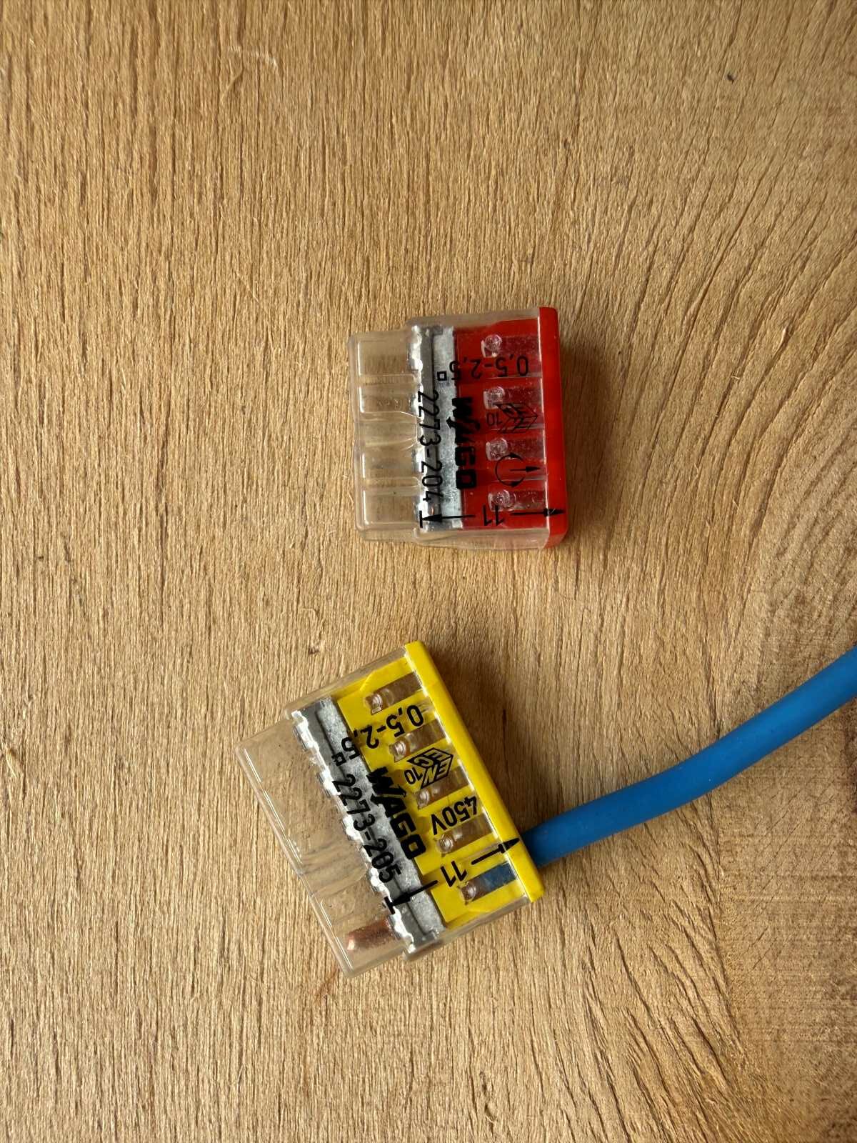 Wago ou domino : quelle borne de connexion choisir